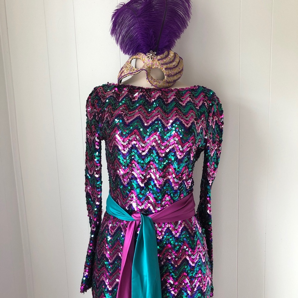 The Ol’ Razzle Dazzle Vintage Dress Gem